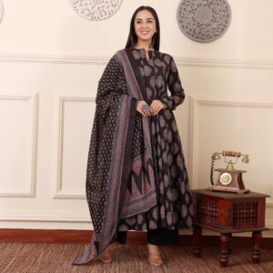 Alternative view of Namira Cotton Set