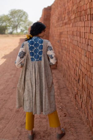 Amra Side Pleat Kurta - Indigo - Image 8