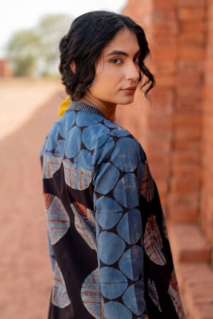 Pintuck Kurta - Black & Indigo - Image 5