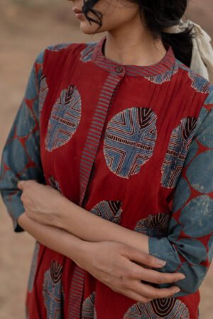 Pintuck Kurta - Red - Image 7