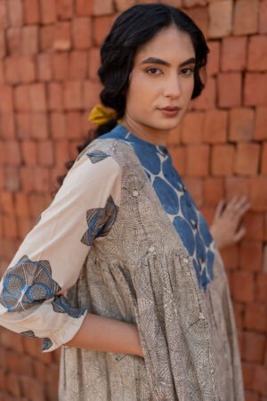 Amra Side Pleat Kurta - Indigo - Image 4