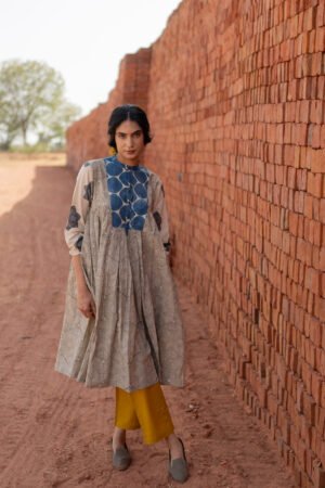 Amra Side Pleat Kurta - Indigo - Image 5