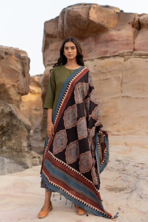 Alternative view of Set of 3 - Kurta, Dupatta & Culotte - Swa 05