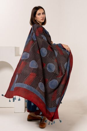 Alternative view of Set of 3 - Kurta, Dupatta & Culotte - Earthy Echoes 03