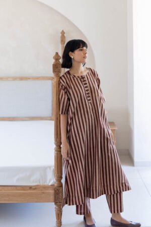 Omi Kurta Set of 2 - Maroon meadow - Image 7