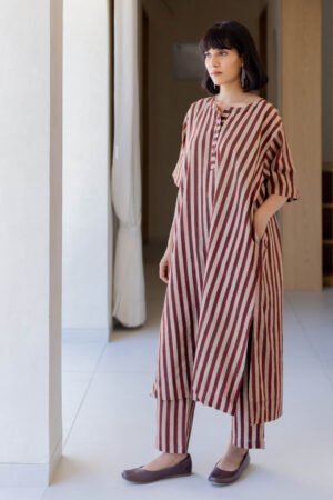 Omi Kurta Set of 2 - Maroon meadow - Image 3