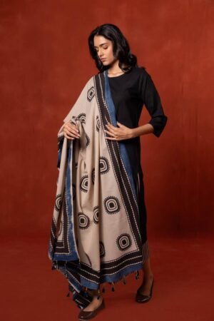 Alternative view of Set of 3 - Kurta, Dupatta & Culotte - Asa 08