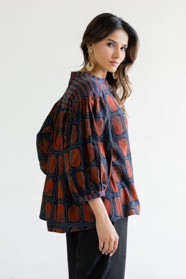 Alternative view of Amlan Top - Kumo Indigo