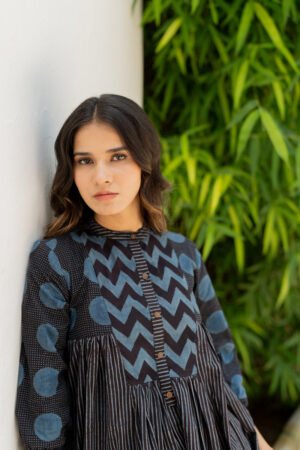 Alternative view of Amra Side Pleat Kurta - Black Stripes