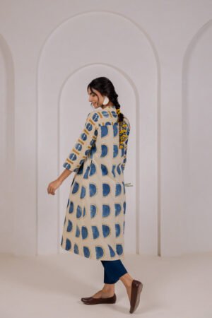 Pintuck Kurta - Zar - Image 8