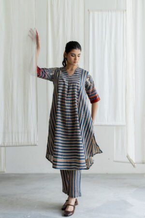 Alternative view of V Neck Panelled Kurta - Vaya
