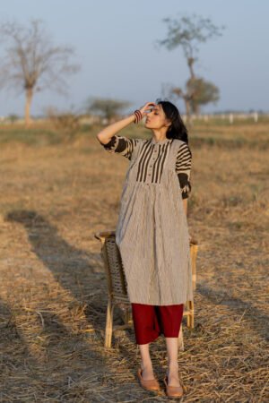 Side Pleat Kurta - Neer - Image 6