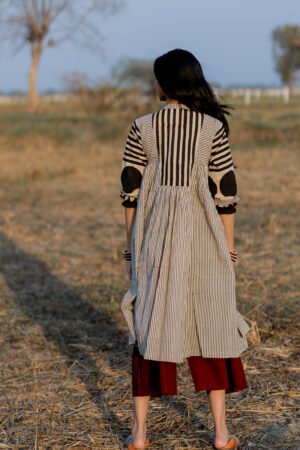 Side Pleat Kurta - Neer - Image 4