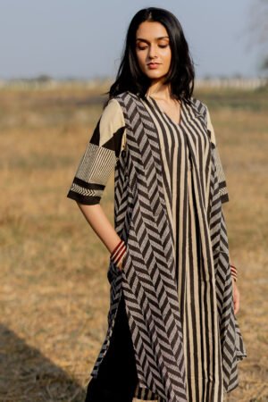 Alternative view of Set of 2 - Kurta & Pant