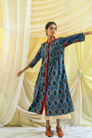 Alternative view of Pintuck Kurta - Indigo Nirmal