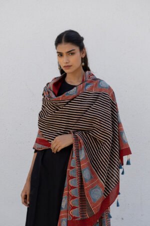 Alternative view of Set of 3 - Kurta, Dupatta & Culotte - Adira 05