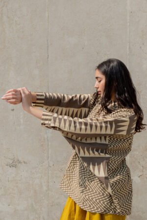 Alternative view of Freesize Anti-fit Top - Khakhi Chevrons