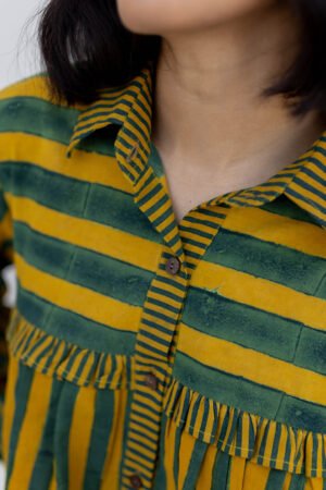 Alternative view of Not-so-basic Shirt - Moss leaf