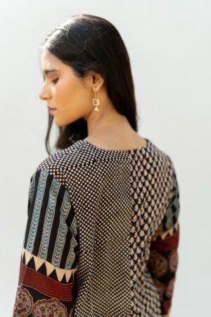 V Neck Tunic - Oni Black - Image 6