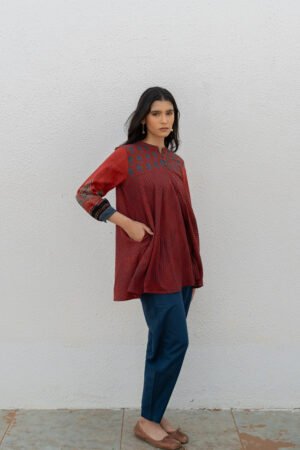 Alternative view of Bias Tunic - Ark Red