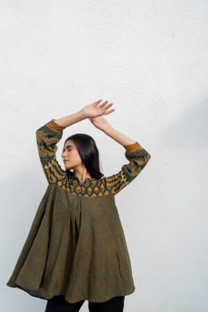 Alternative view of Bias Tunic - Oni Forest Green