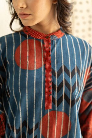 Freesize Anti-fit Top - Indigo Playful Geometry - Image 5