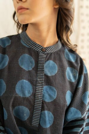Freesize Anti-fit Top - Black & Indigo Stripes - Image 5