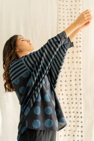 Freesize Anti-fit Top - Black & Indigo Stripes - Image 4