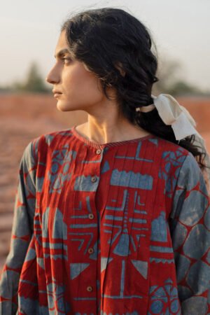 Short Navi Pintuck Kurta - Red - Image 8