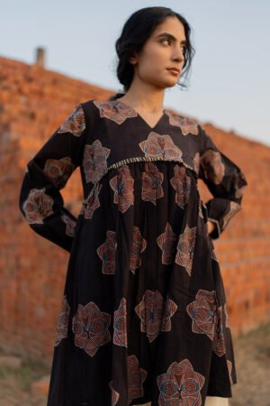Yara Tunic - Black - Image 6
