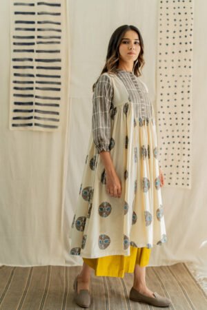 Amra Side Pleat Kurta - Natural White & Grey - Image 7