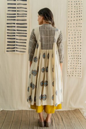 Amra Side Pleat Kurta - Natural White & Grey - Image 9