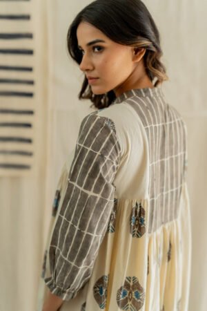 Amra Side Pleat Kurta - Natural White & Grey - Image 8