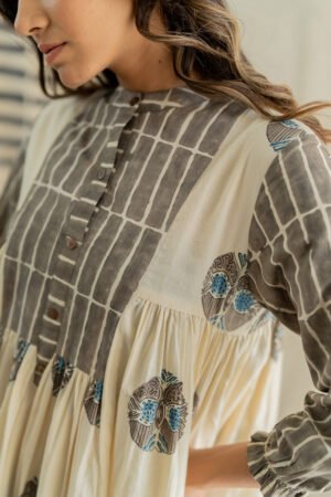 Amra Side Pleat Kurta - Natural White & Grey - Image 5