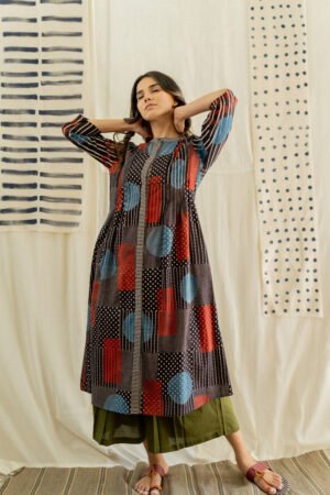 Pintuck Kurta - Playful Geometry Black - Image 7