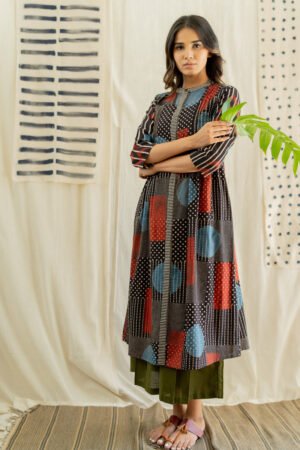 Pintuck Kurta - Playful Geometry Black - Image 9