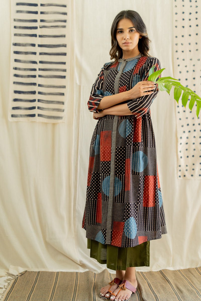 Pintuck Kurta - Playful Geometry Black - Image 9