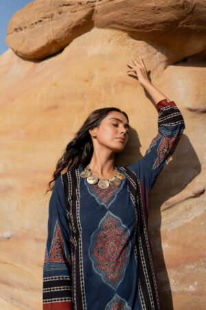 Alternative view of Classic Kurta - Avi