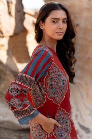 Alternative view of Classic Kurta - Baani Red