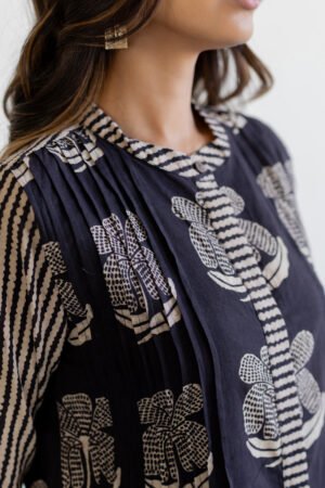 Pintuck Kurta - Tira Black - Image 5