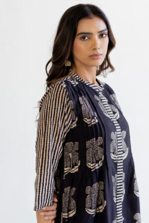 Pintuck Kurta - Tira Black - Image 7