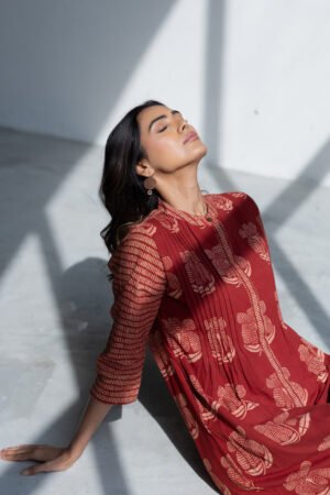 Pintuck Kurta - Tira Red - Image 3