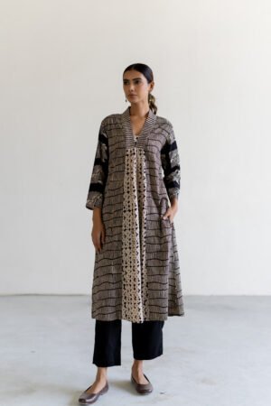 Alternative view of Aru Kurta - Ayra