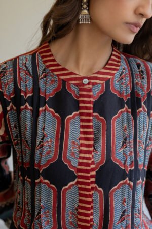 Chanderi Silk Pintuck Kurta Set of 2 - Noura - Image 5