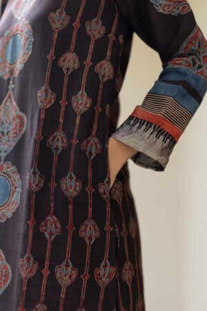 Chanderi Silk Classic Kurta Set of 2 - Naima - Image 7