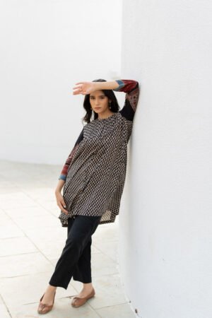 Alternative view of Short Pintuck Kurta - Ark Black