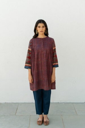 Alternative view of Short Pintuck Kurta - Oni Red