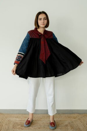Alternative view of Swirl Around Top - Black